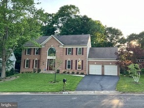 Building Photo - 8530 Oak Chase Cir