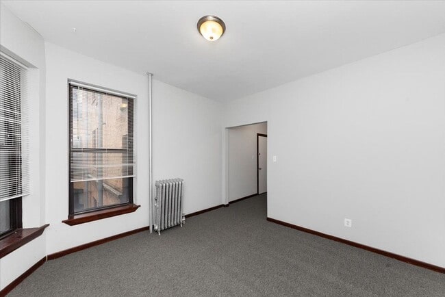 Building Photo - 6216 S Dorchester Ave