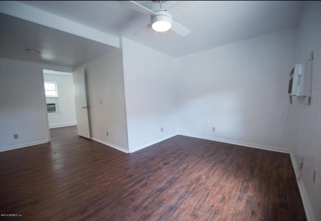 Building Photo - 123 18th Ave N