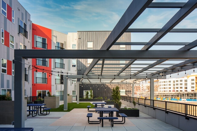 Building Photo - Eaton Street Apartments
