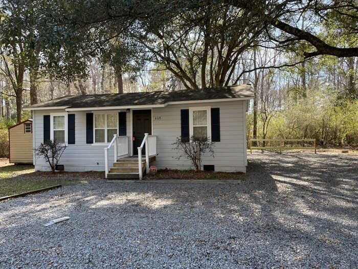 Foto principal - FULLY FURNISHED 408 Miles Road
