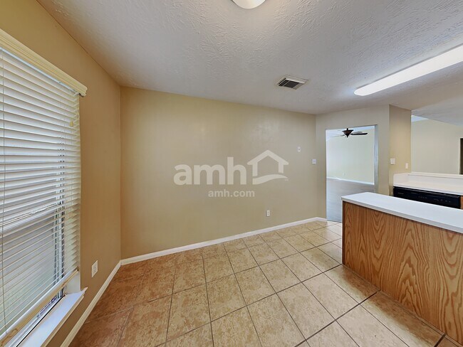 Foto del edificio - 29010 Ashbrook Ln
