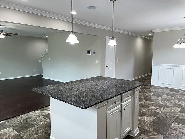 Foto del edificio - 5 Bedrooms 3 Bathrooms