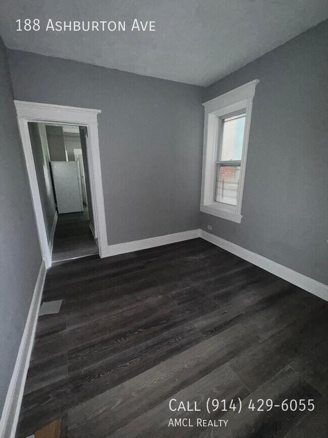 Building Photo - 188 Ashburton Ave