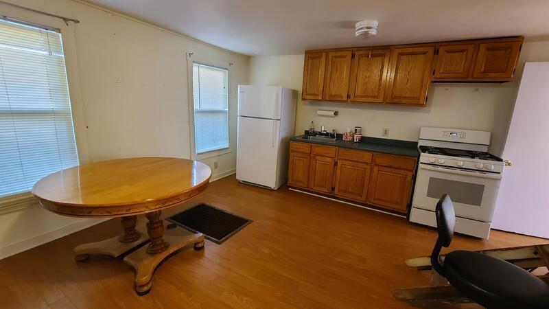 Primary Photo - 30 Palmer Ave