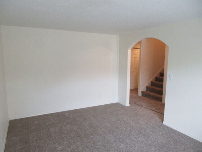 Foto del edificio - Three Bedroom Home in Golf Course Estates