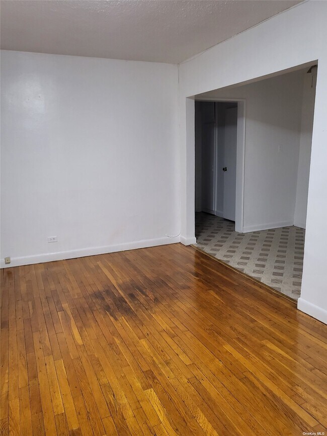 Foto del edificio - 135-6 Jewel Ave
