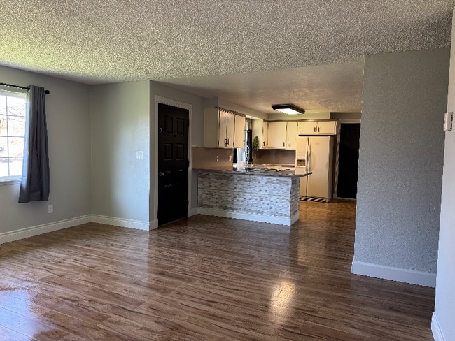 Building Photo - 411 N 55th St