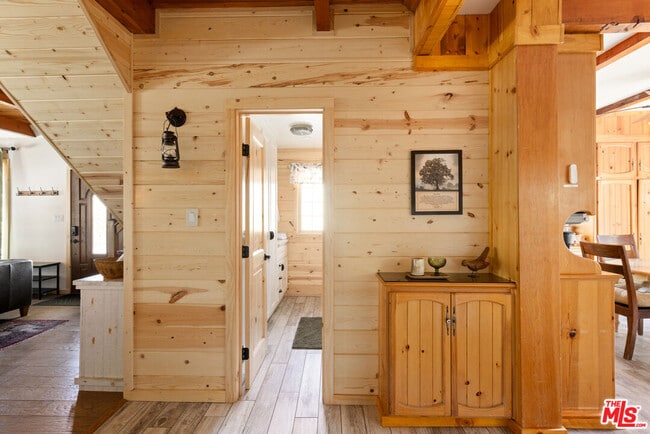 Foto del edificio - 959 Quail Rd