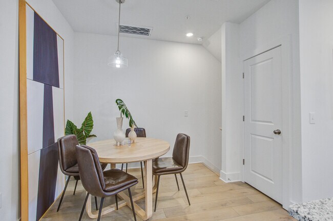 Photo - 2161 W Jimtown Dr Townhome