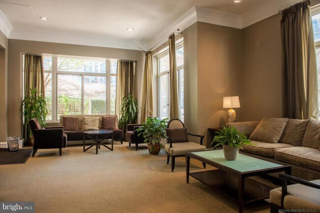 Foto del edificio - 851 N Glebe Rd