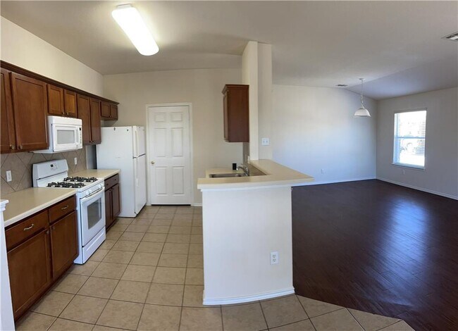 Foto del edificio - 3233 Corrigan Ln
