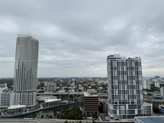 Foto del edificio - 90 SW 3rd St
