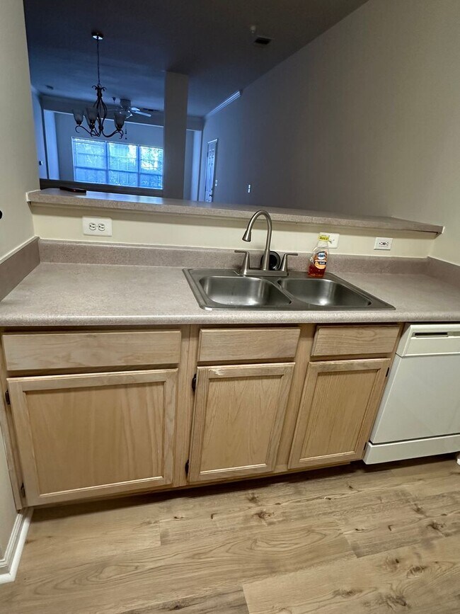 Foto del edificio - 1BR, 1Ba condo in Carriage Hill subdiviisi...