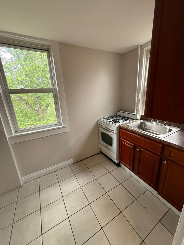 Primary Photo - 424 E Jersey St