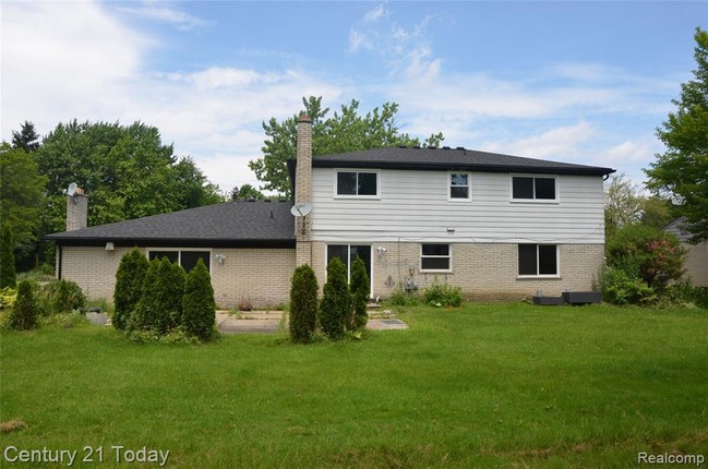 Building Photo - 4833 Faircourt Dr