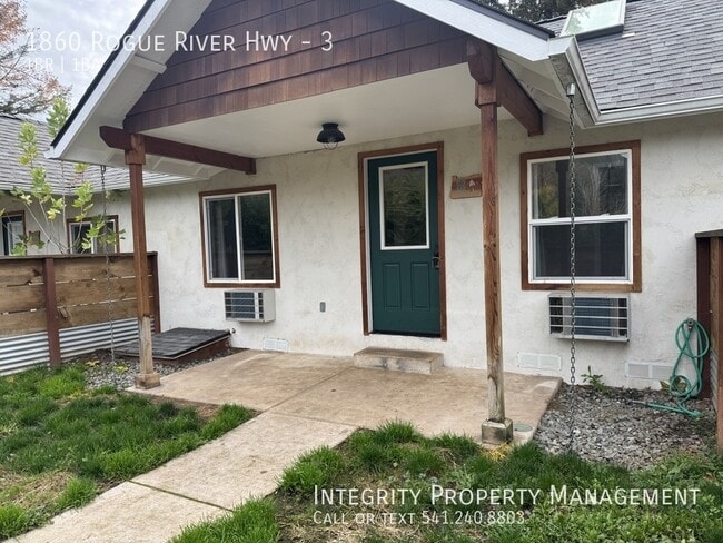 Foto del edificio - 1860 Rogue River Hwy