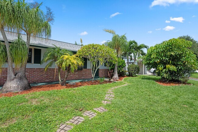 Foto del edificio - 12069 Easterly Ave