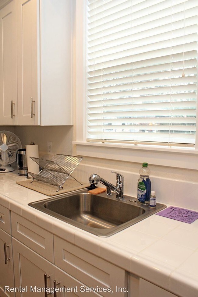 Foto del edificio - 8804 N Edison St