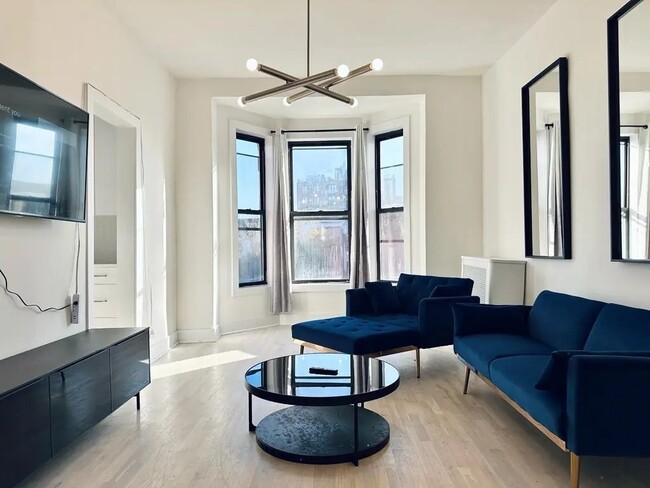 Furnished room/NOT APARTMENT - Furnished room/NOT APARTMENT