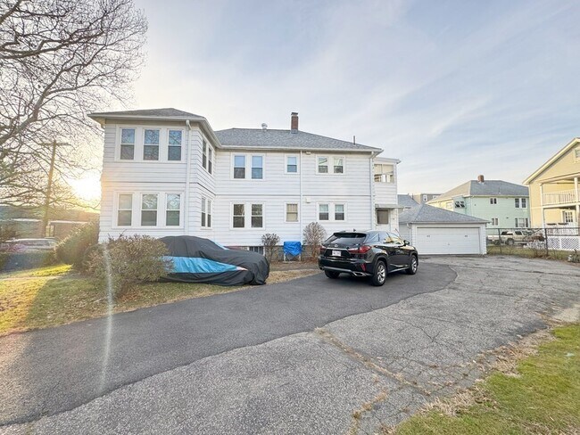 Building Photo - 112 Cypress St