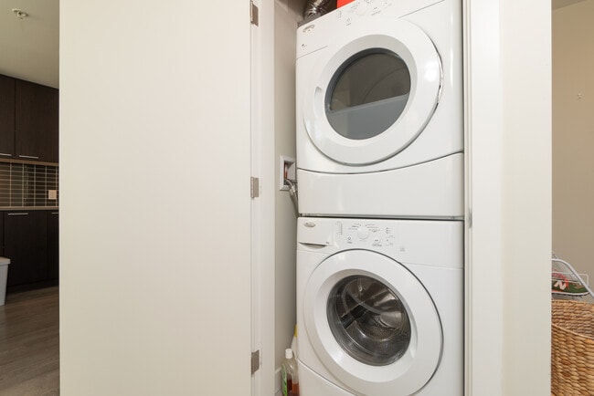 Building Photo - 2975 Atlantic Ave