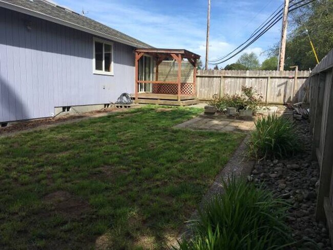 Foto del edificio - Lovely 3-Bedroom Duplex for Rent in McKinl...