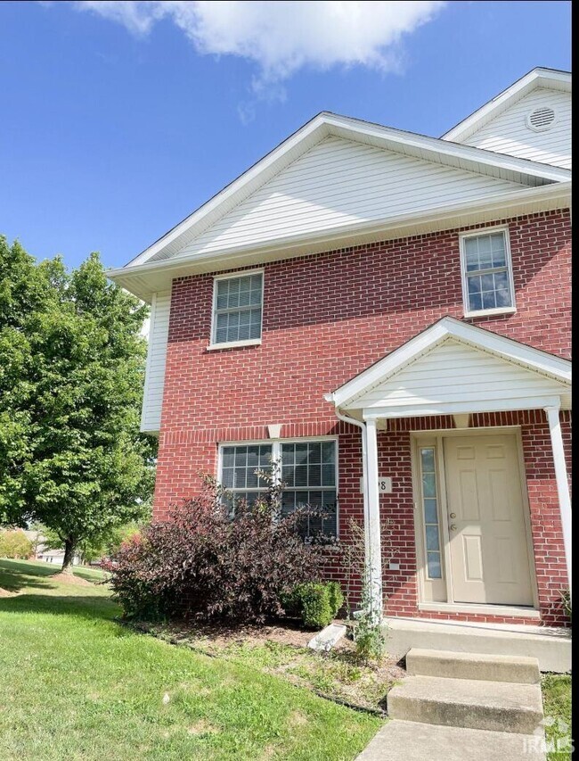 Building Photo - 1698 W Sunstone Dr