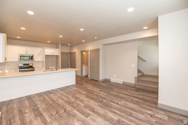 Building Photo - 12698 S 1630 W
