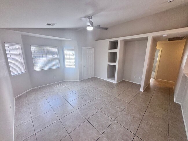 Building Photo - GREAT SINGLE STORY WITH 3 BEDS & 2 BATHS IN GATED COMMUNITY!