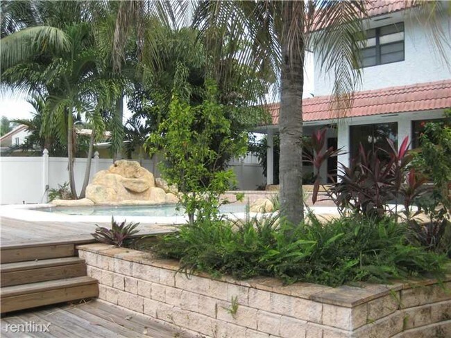 Building Photo - 2625 Nassau Ln