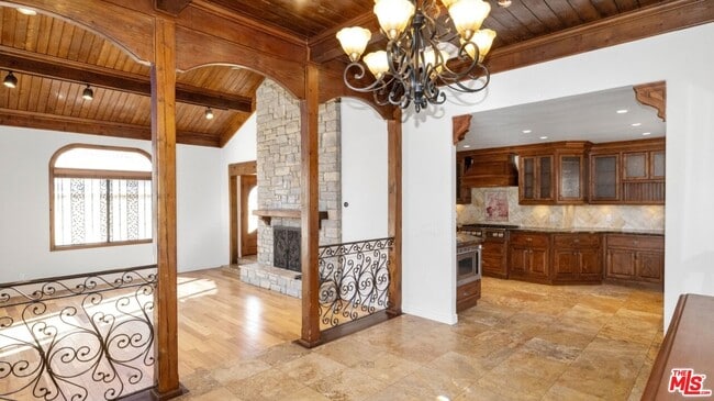 Building Photo - 12841 Landale St