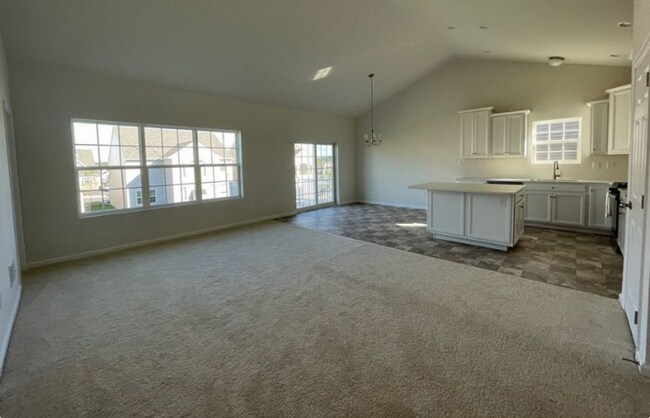 Foto del edificio - Stunning 4 bedroom 2.5 Bathroom Home in Ma...