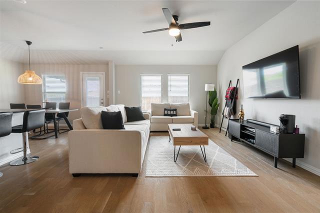 Foto del edificio - 2316 Wisterwood Ln
