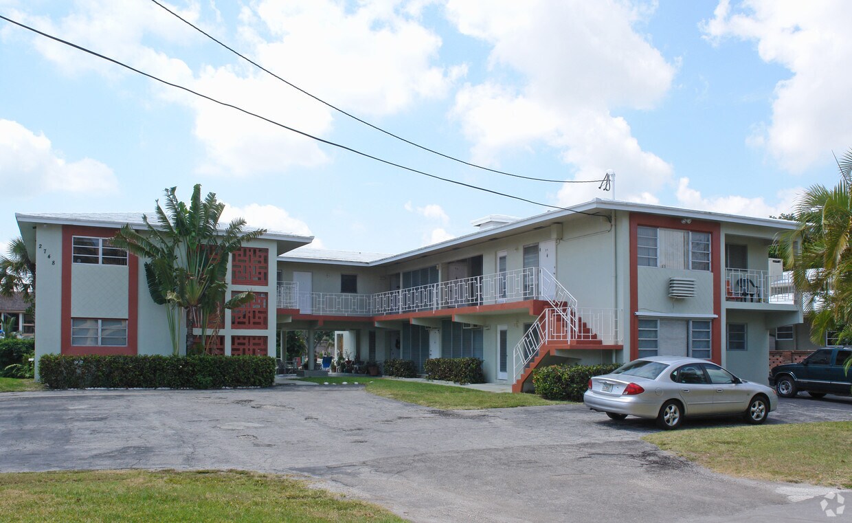 Primary Photo - Cambridge Apartments