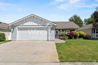 Building Photo - 1802 N Aladdin Rd
