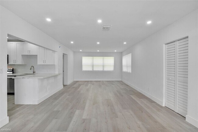 Foto del edificio - 4 br, 3 bath House - 1041 NE 169th St