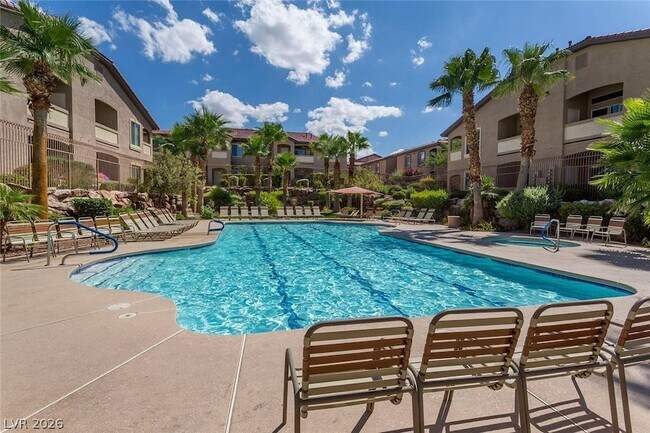 Foto del edificio - 2305 W Horizon Ridge Pkwy