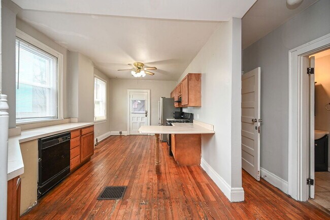 Foto del edificio - 2125 W Clifton Ave