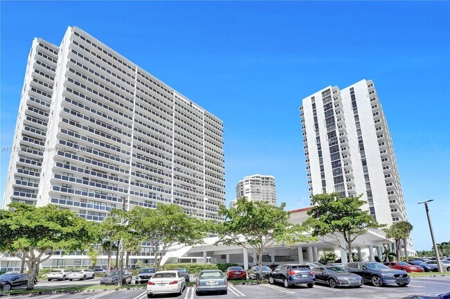 Foto del edificio - 20515 E Country Club Dr