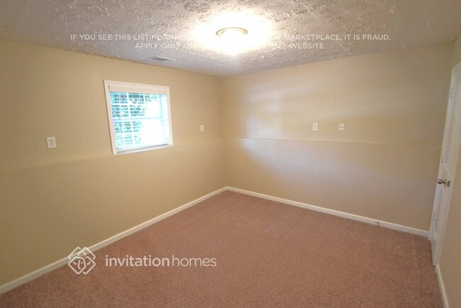 Foto del edificio - 300 Fieldstone Ln