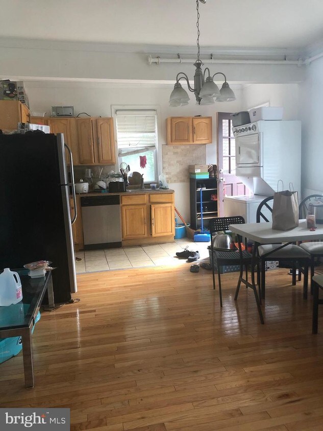 Foto principal - 1003 W Lancaster Ave