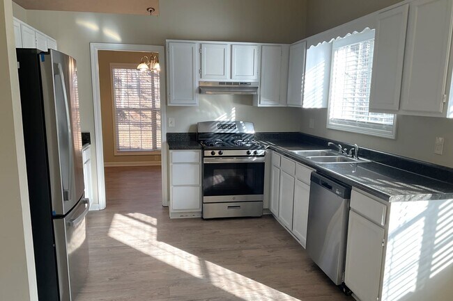Building Photo - 416 Rockingham Ln