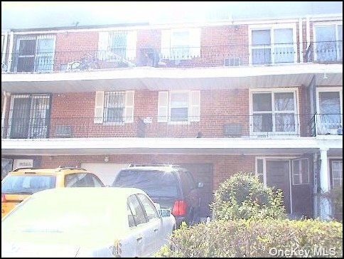 Primary Photo - 164-48 84th Ave