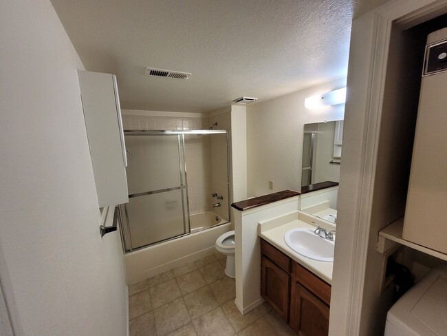 Rampart View Apartments - Apartments in Colorado Springs, CO ...