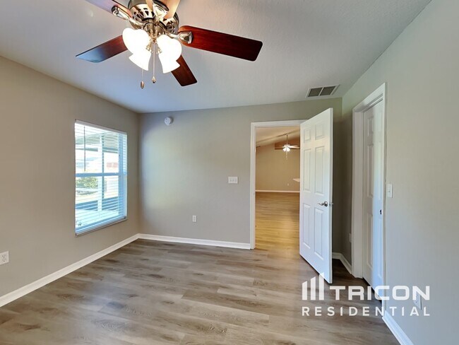 Foto del edificio - 1523 Merrimack Pkwy