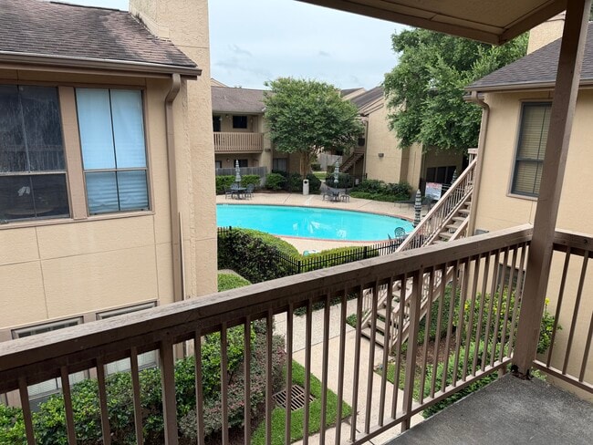Building Photo - 5001 Lamonte Ln