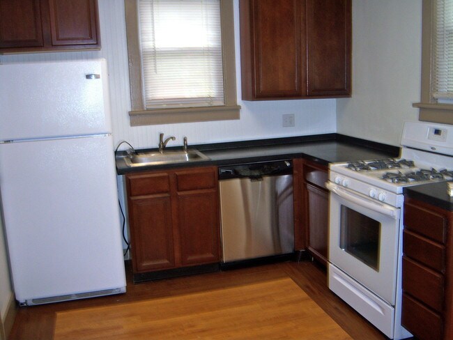 Building Photo - 305 S State St