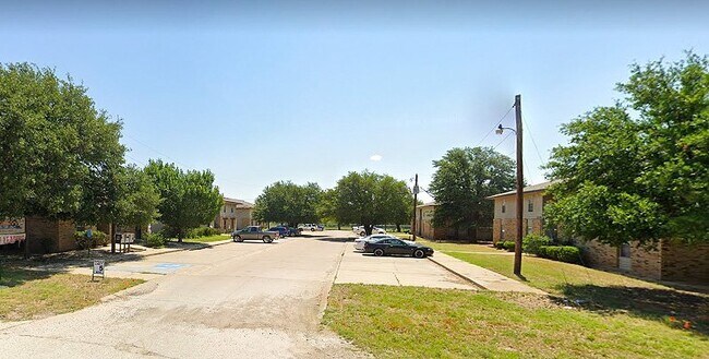 Building Photo - 2330 N. Hwy. 208-#2330