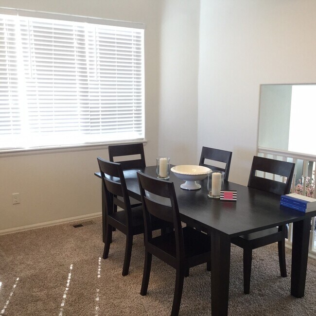 Foto del edificio - Beautiful 4-Bedroom Home South Fort Collins!